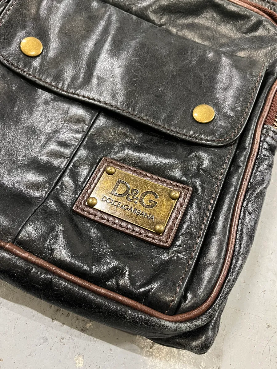 2000s Dolce & Gabbana Cargo Black Leather Shoulder Bag - Image 6