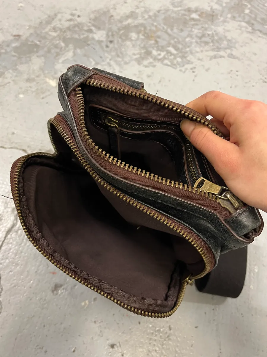 2000s Dolce & Gabbana Cargo Black Leather Shoulder Bag - Image 8