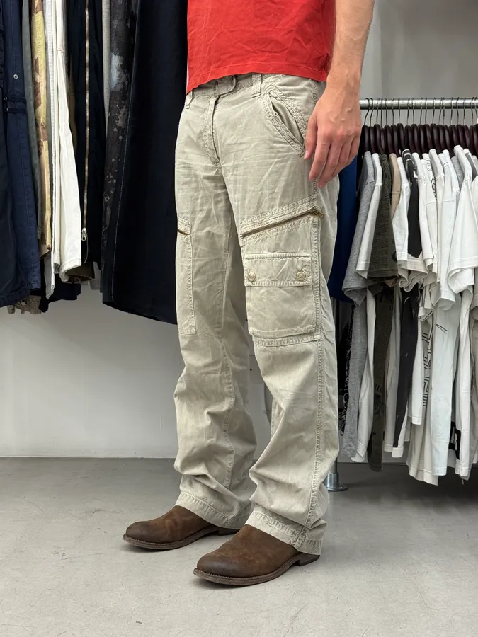2000s Dolce & Gabbana Cargo Pocket Grey Pants - Image 3