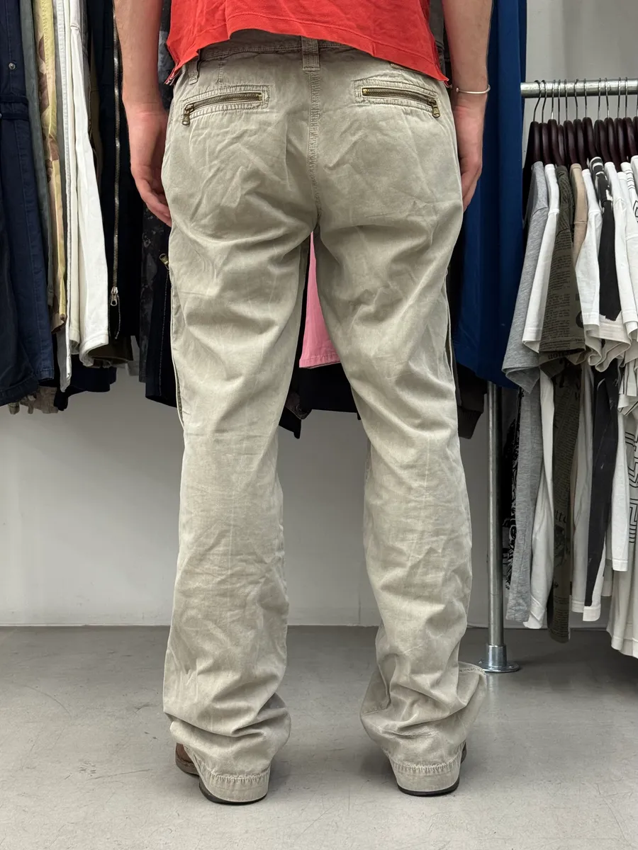 2000s Dolce & Gabbana Cargo Pocket Grey Pants - Image 4