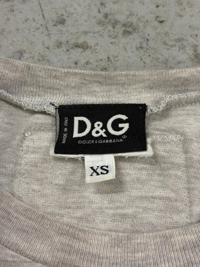 2000s Dolce & Gabbana Catwoman Grey T-Shirt - Image 9