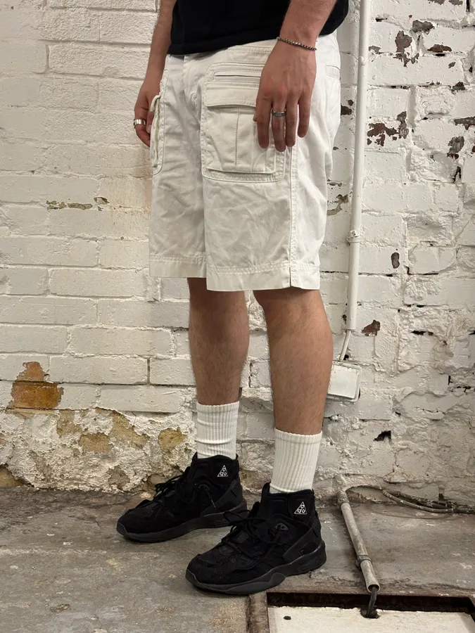 2000s Dolce & Gabbana Creamy Cargo Shorts - Image 2