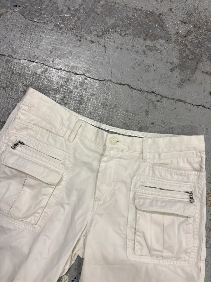 2000s Dolce & Gabbana Creamy Cargo Shorts - Image 5