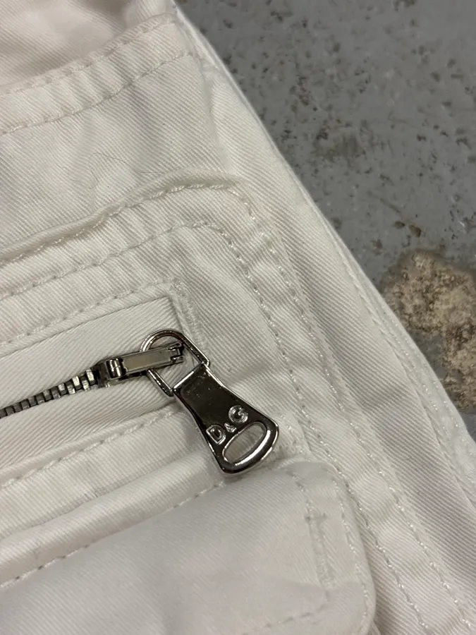 2000s Dolce & Gabbana Creamy Cargo Shorts - Image 8