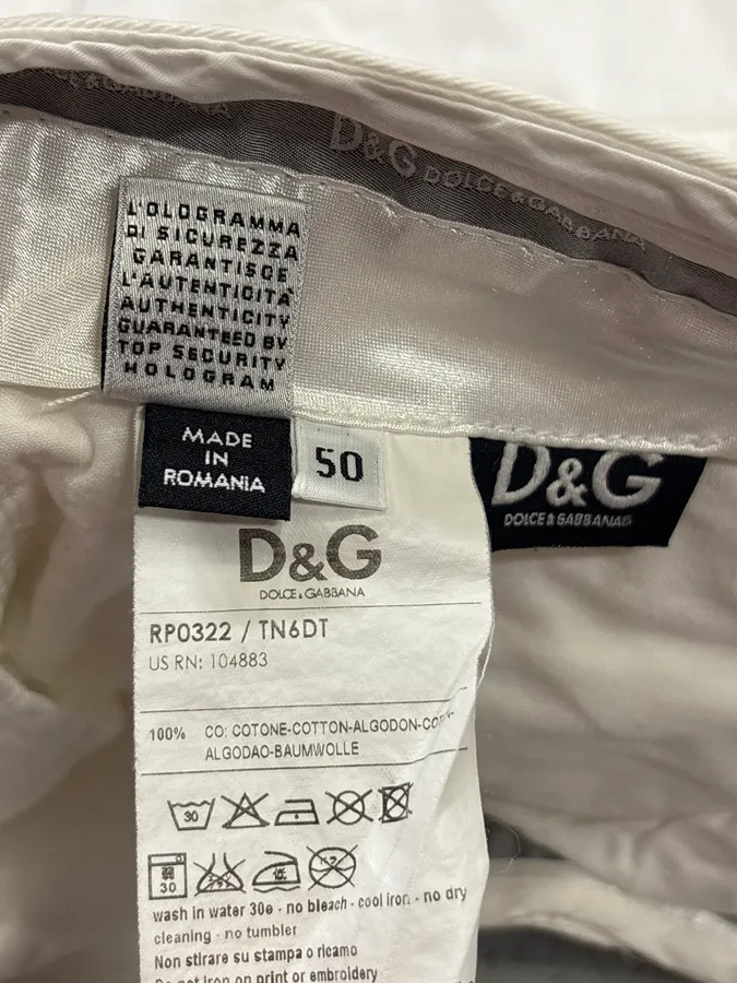 2000s Dolce & Gabbana Creamy Cargo Shorts - Image 9