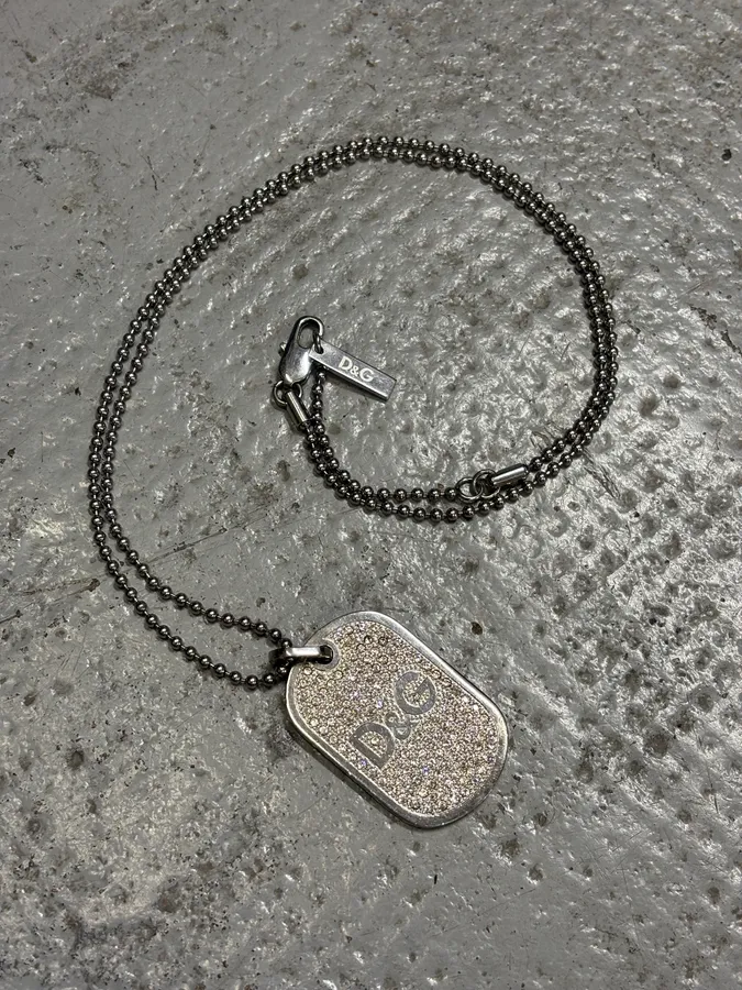 2000s Dolce & Gabbana Crystal D&G Dog Tag Necklace - Image 3
