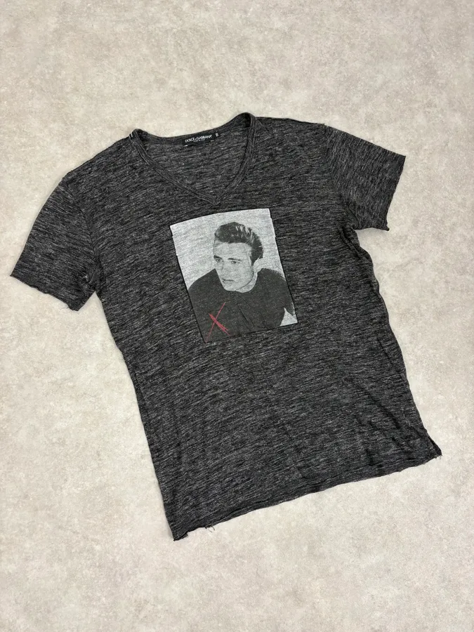 2000s Dolce & Gabbana Dark Grey James Dean V-Neck T-Shirt - Image 4