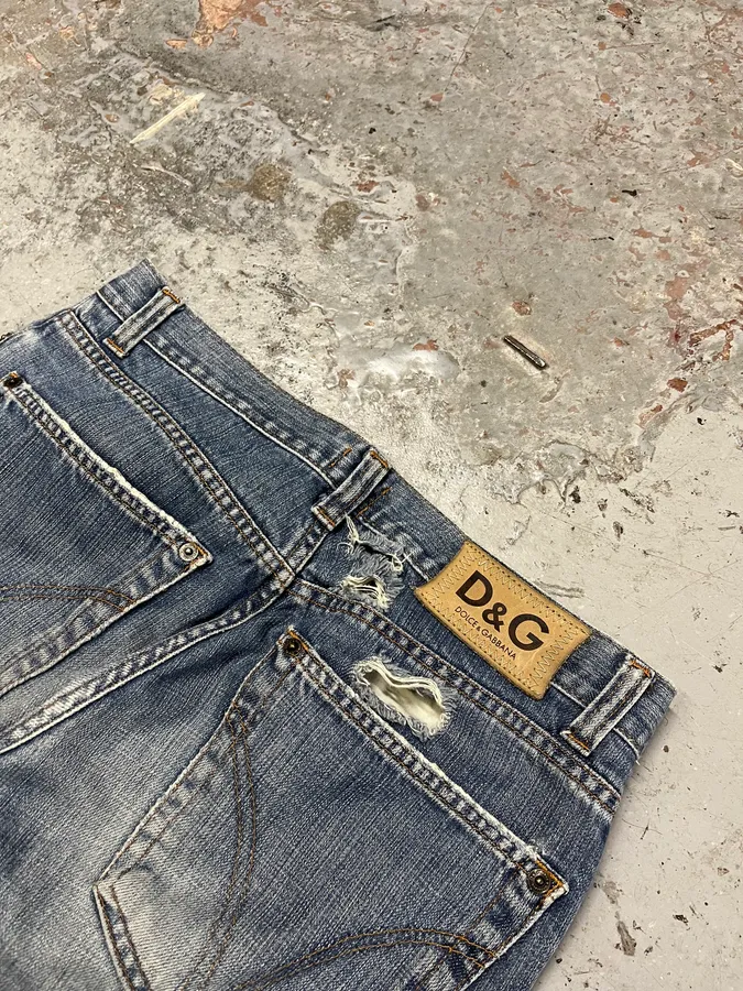 2000s Dolce & Gabbana Distressed Faded Blue Denim Jeans - Image 10