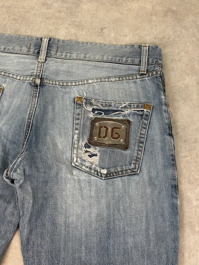 2000s Dolce & Gabbana Distressed Light Wash Blue Jeans - Image 8