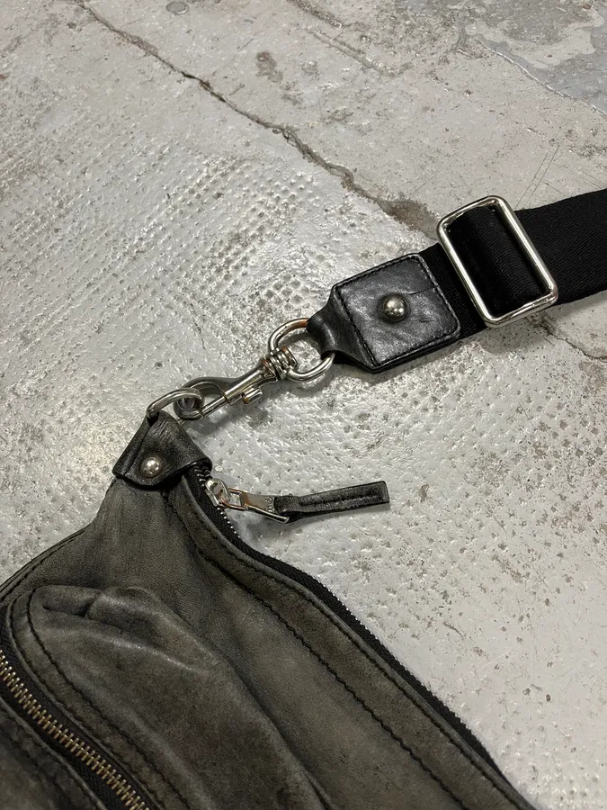 2000s Dolce & Gabbana Faded Grey Leather Cargo Shoulder Bag - Image 4