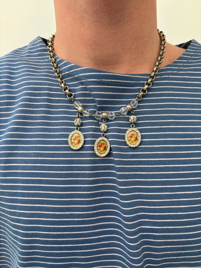 2000s Dolce & Gabbana Floral Cameo Strass Necklace - Image 2