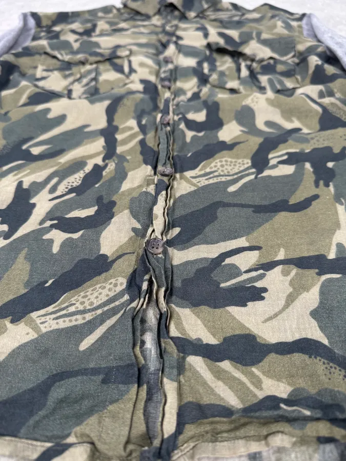 2000s Dolce & Gabbana Green & Grey Camo Hybrid Shirt - Image 9
