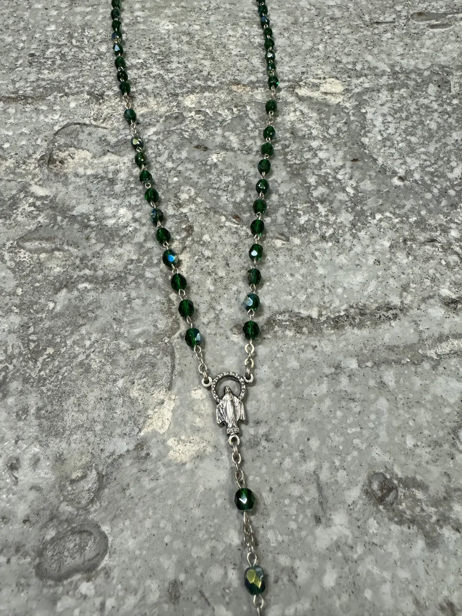 2000s Dolce & Gabbana Green Rosary Necklace - Image 7