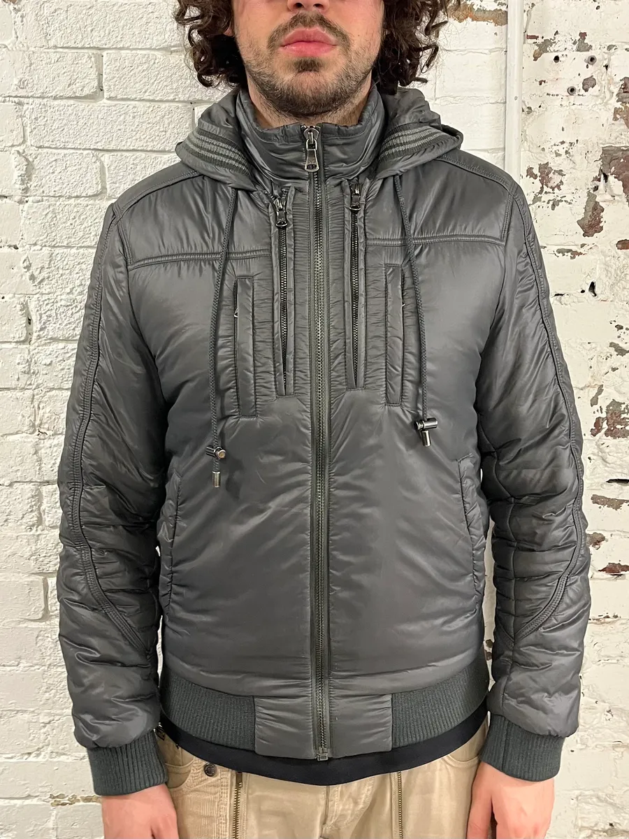 2000s Dolce & Gabbana Grey Astro Puffer Jacket - Image 2