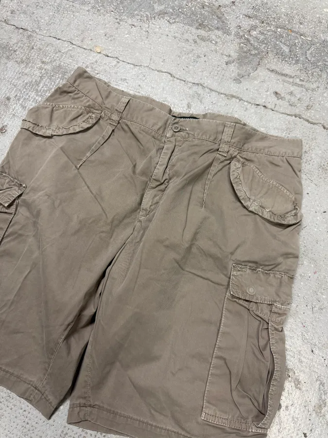 2000s Dolce & Gabbana Grey Beige Cargo Short - Image 7