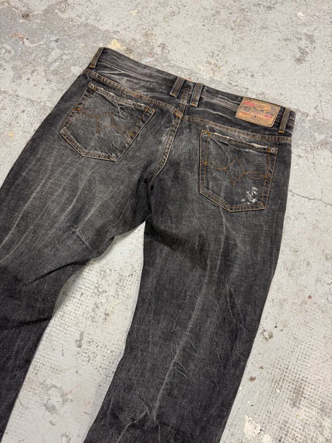 2000s Dolce & Gabbana Grey Distressed Denim Jeans - Image 8