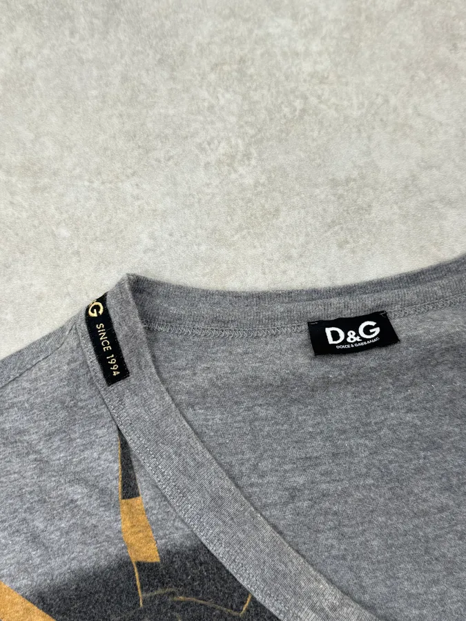 2000s Dolce & Gabbana Grey Liberty Manhattan T-Shirt - Image 6