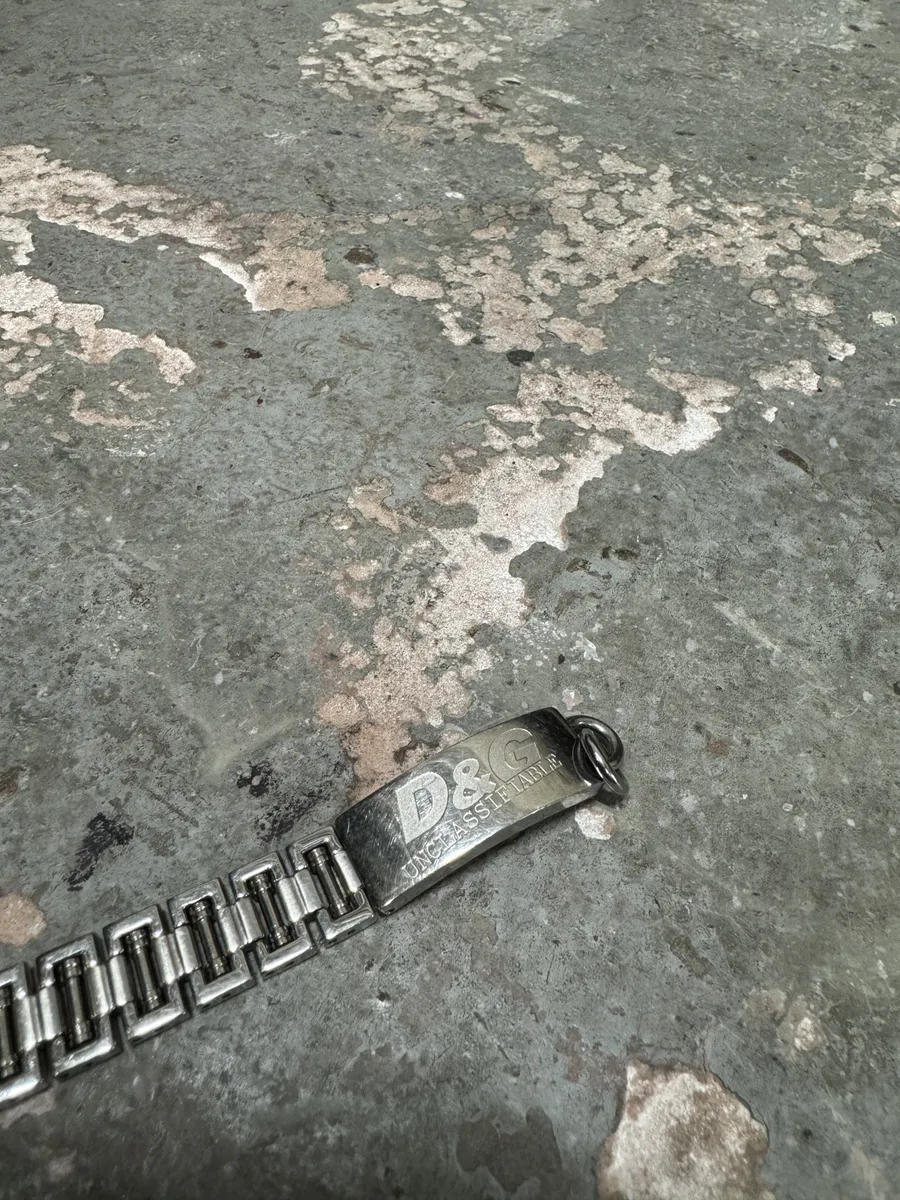 2000s Dolce & Gabbana Grey Metallic Bracelet - Image 5