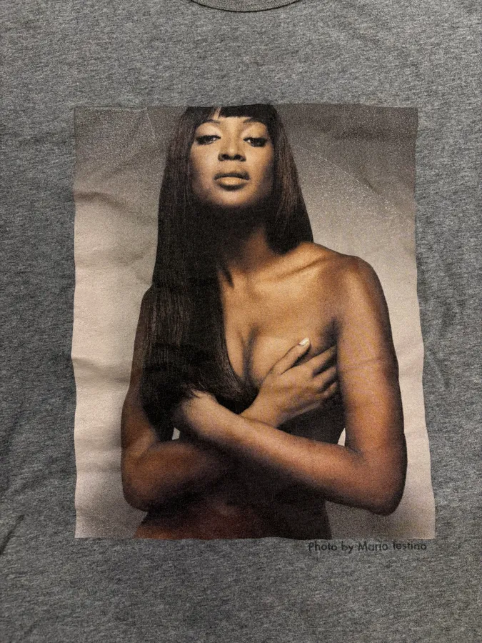 2000s Dolce & Gabbana Grey Naomi Campbell T-Shirt - Image 7