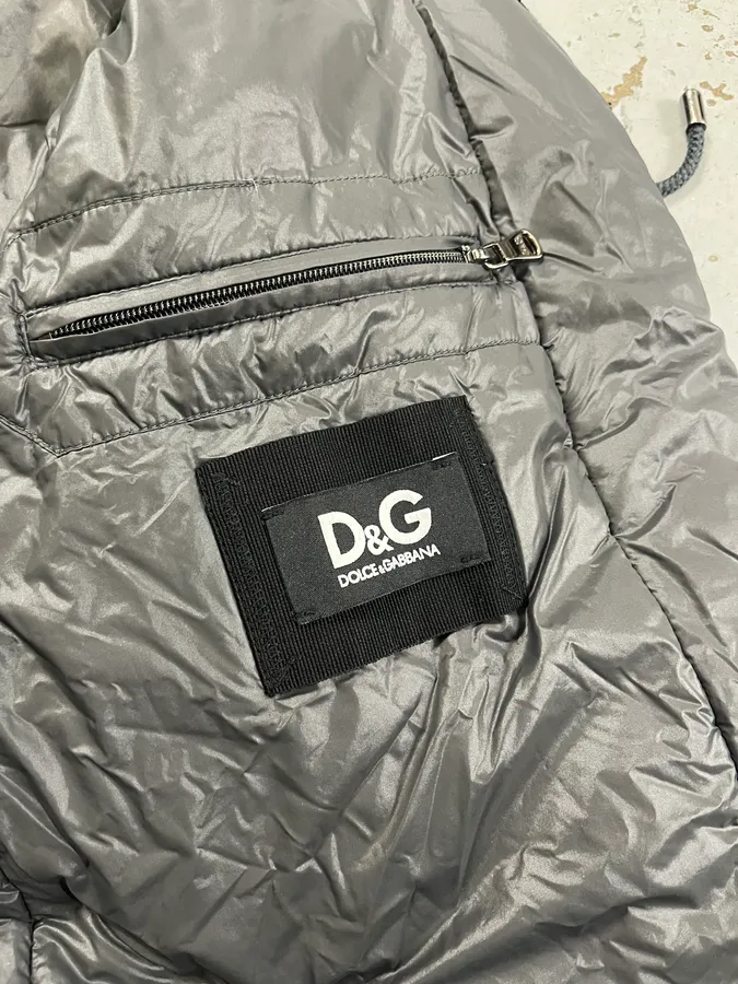 2000s Dolce & Gabbana Grey Puffer Bomber Jacket - Image 10