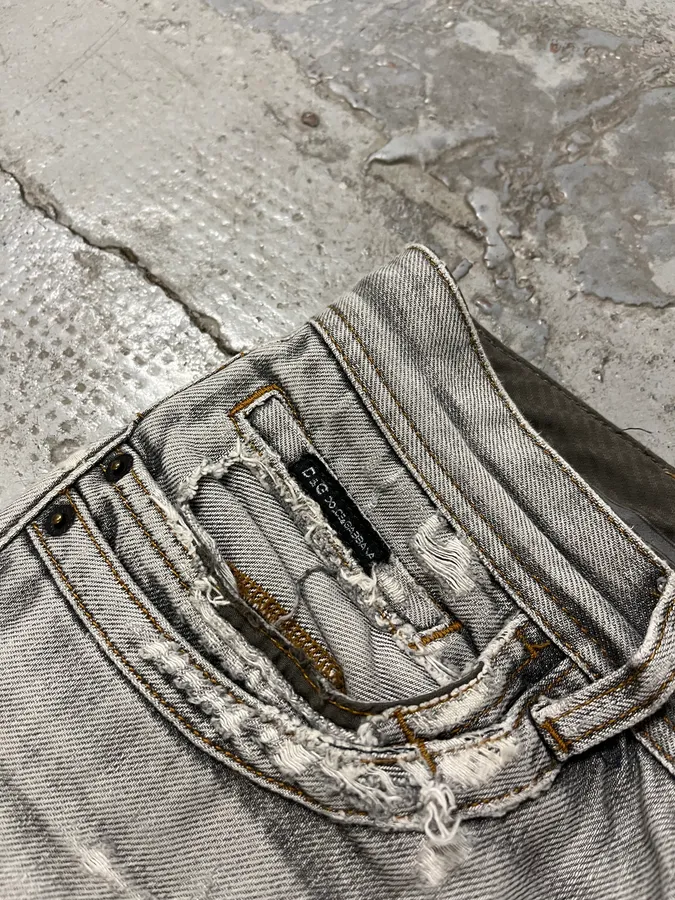 2000s Dolce & Gabbana Grey Ripped Denim Jeans - Image 7