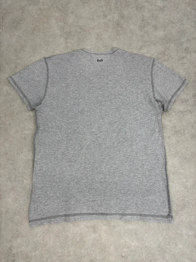 2000s Dolce & Gabbana Grey Sunbathing Poolside T-Shirt - Image 6