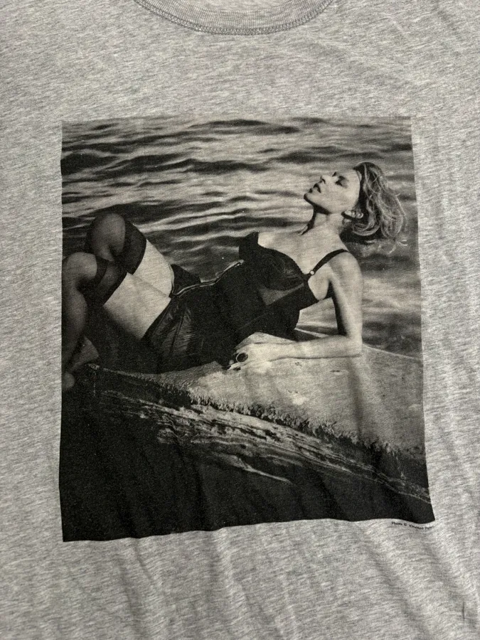 2000s Dolce & Gabbana Grey Sunbathing Poolside T-Shirt - Image 7