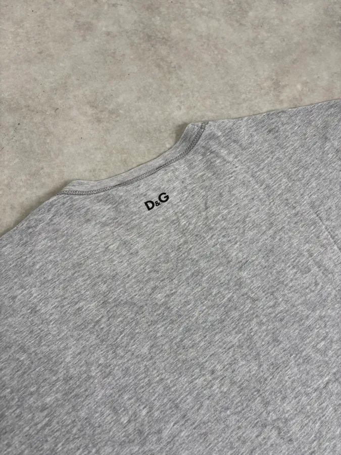 2000s Dolce & Gabbana Grey Sunbathing Poolside T-Shirt - Image 8