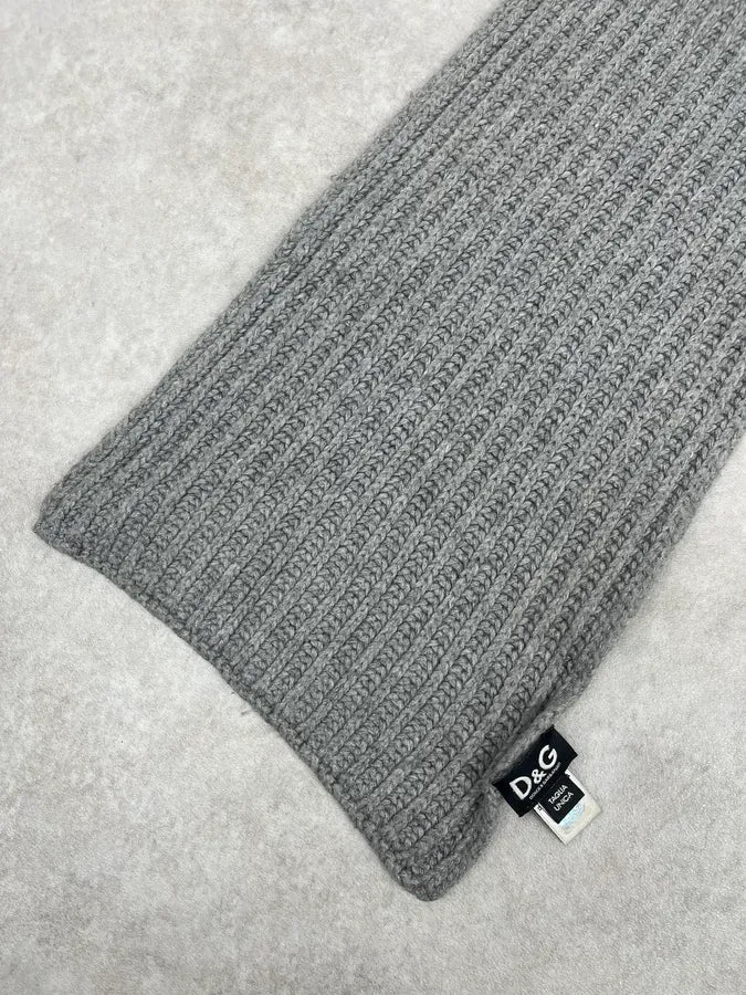2000s Dolce & Gabbana Grey Wool Classy Scarf - Image 5