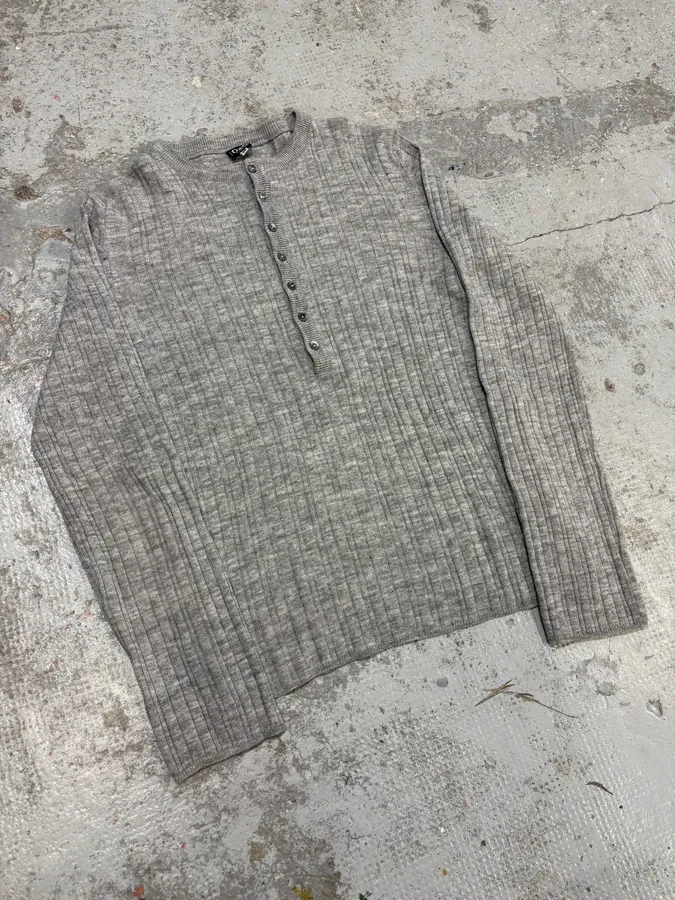 2000s Dolce & Gabbana Henley Grey Wool Longsleeves - Image 4