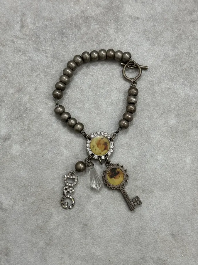 2000s Dolce & Gabbana Key Chain Grey Bracelet - Image 2