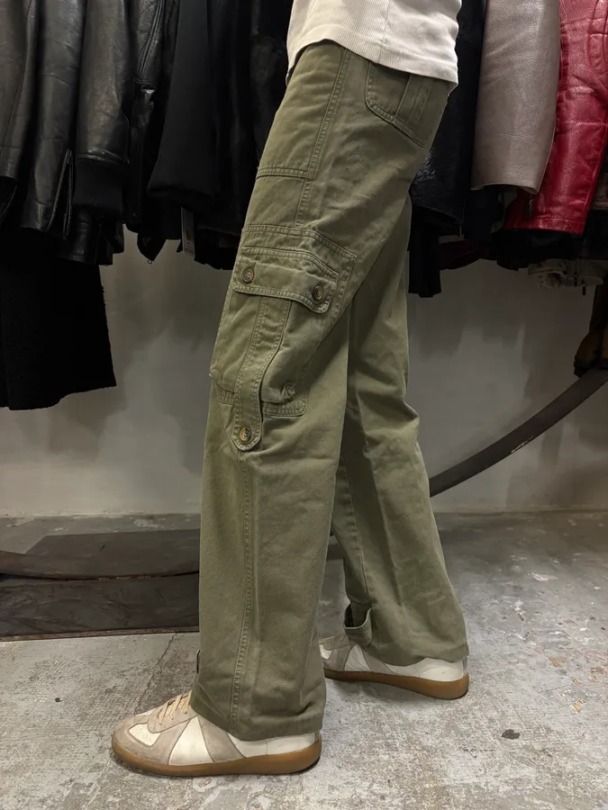 2000s Dolce & Gabbana Khaki Cargo Pants - Image 3