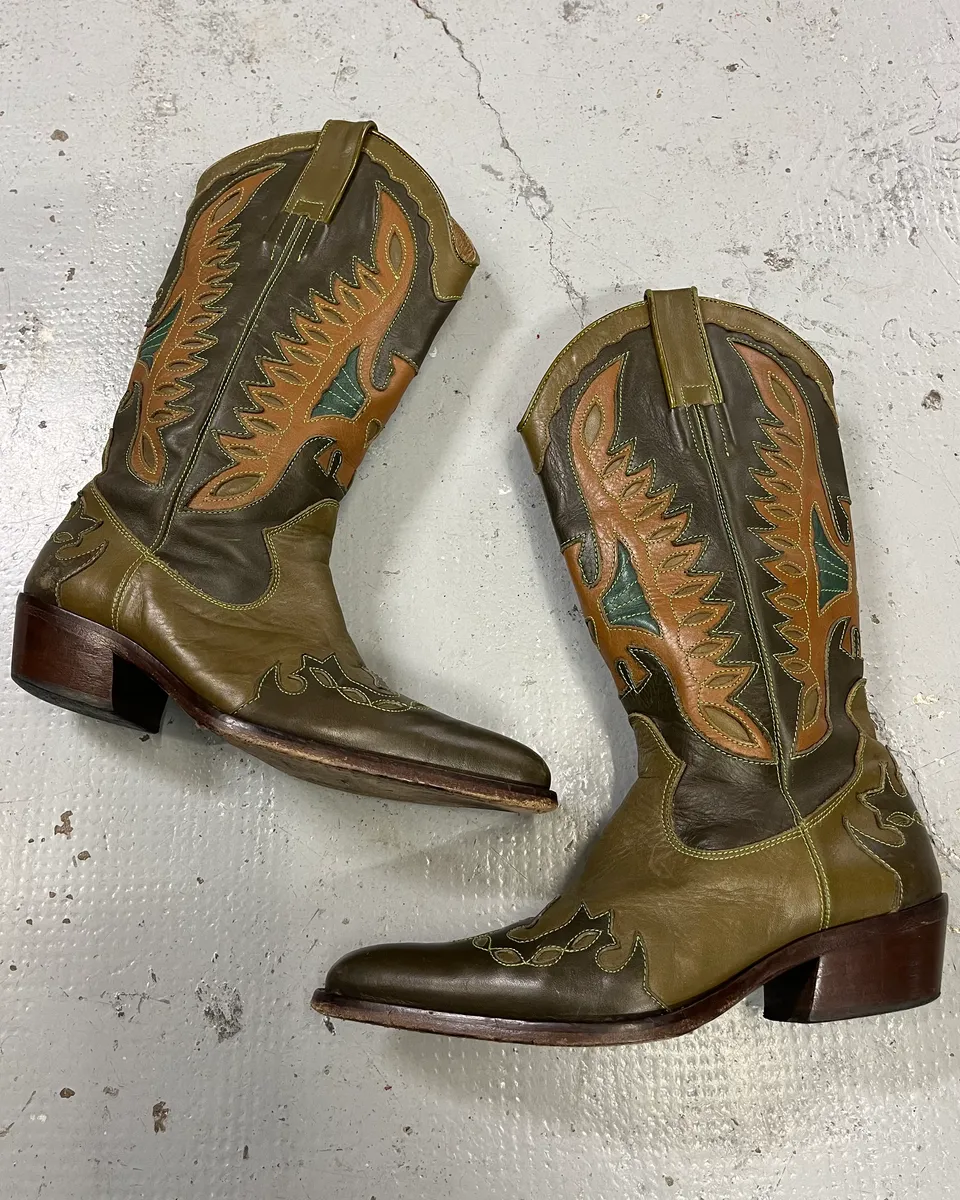 2000s Dolce & Gabbana Khaki Leather Embroidered Cowboy Santiags Boots - Image 2