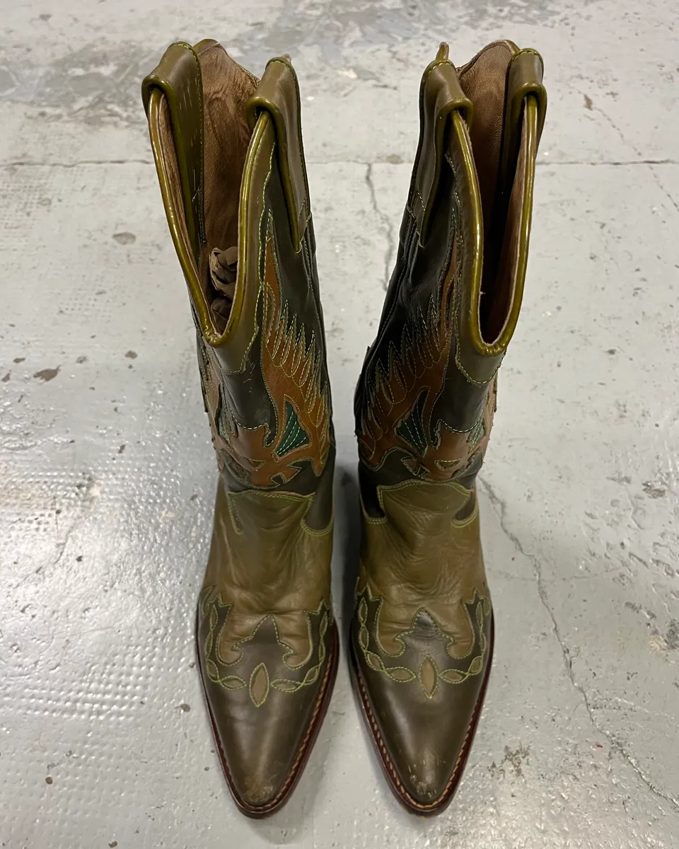 2000s Dolce & Gabbana Khaki Leather Embroidered Cowboy Santiags Boots - Image 6
