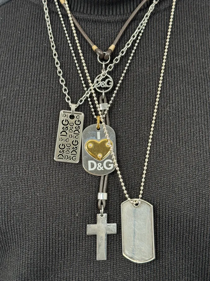 2000s Dolce & Gabbana Leather Cross Necklace - Image 3