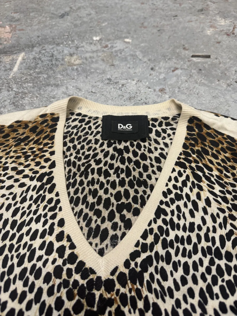 2000s Dolce & Gabbana Leopard V Sweater - Image 5