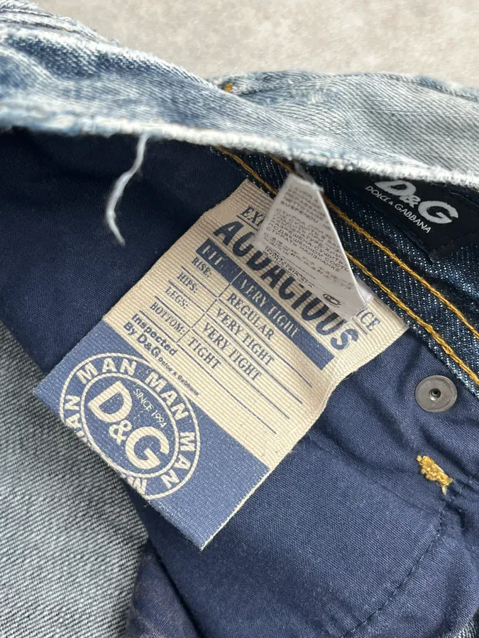 2000s Dolce & Gabbana Light Blue Denim Distressed Jeans - Image 10