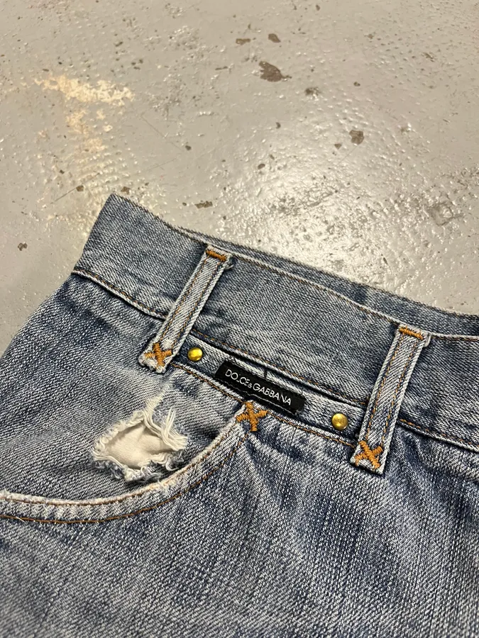 2000s Dolce & Gabbana Light Blue Denim Distressed Jeans - Image 12