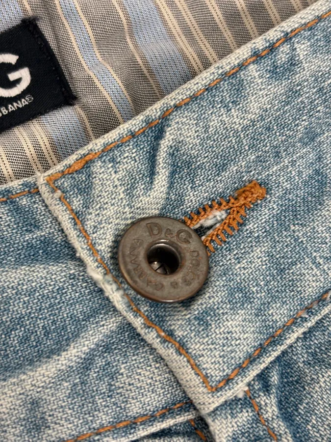 2000s Dolce & Gabbana Light Blue Faded Distressed Denim Jeans - Image 9