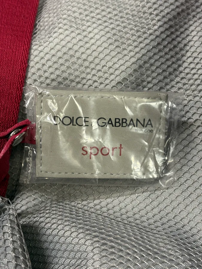 2000s Dolce & Gabbana Messenger Red Handle Grey Bag - Image 9