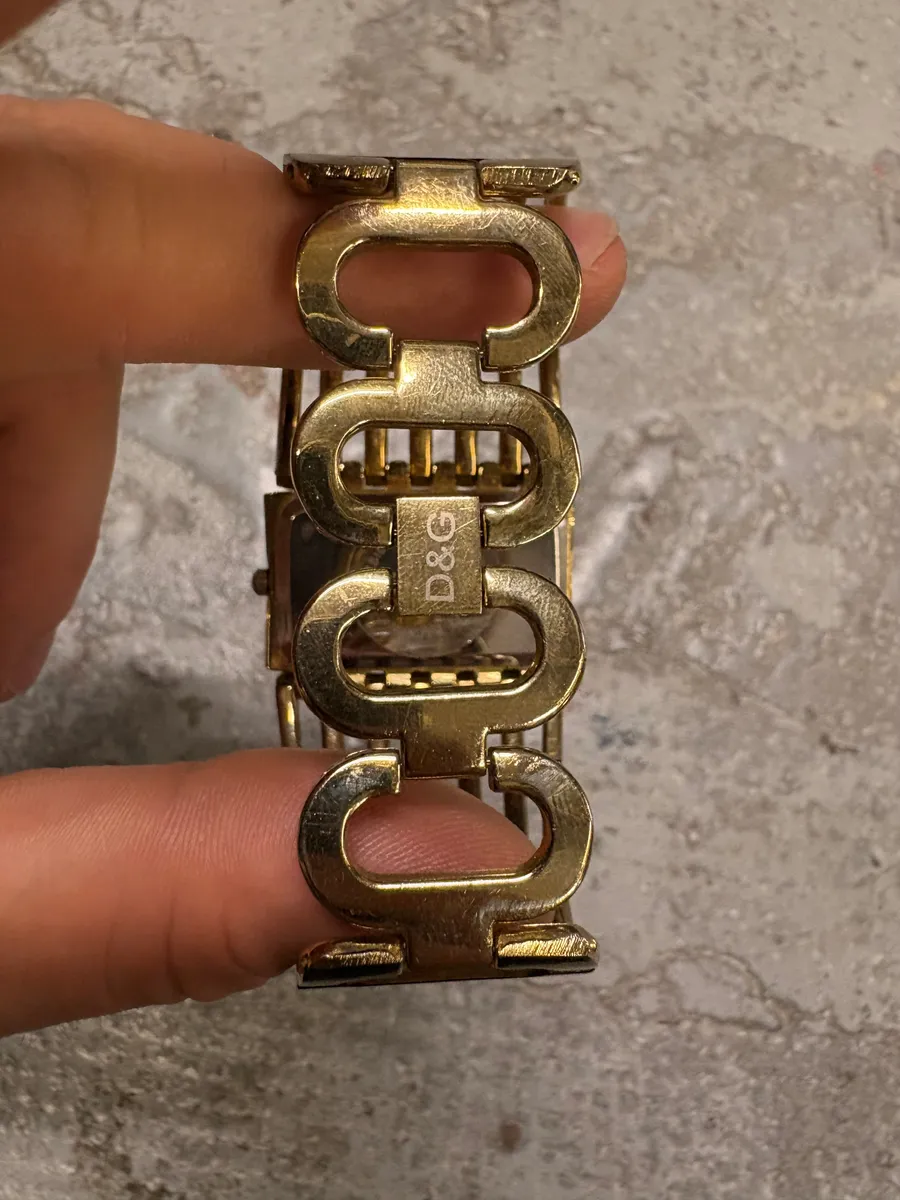 2000s Dolce & Gabbana Minimalist Precise Bracelet Watch - Image 7