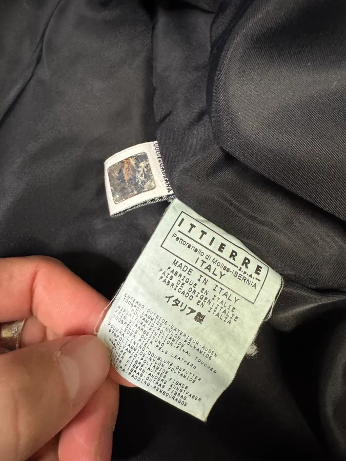 2000s Dolce & Gabbana Navy Bomber Jacket with Detachable Sleeves - Image 15