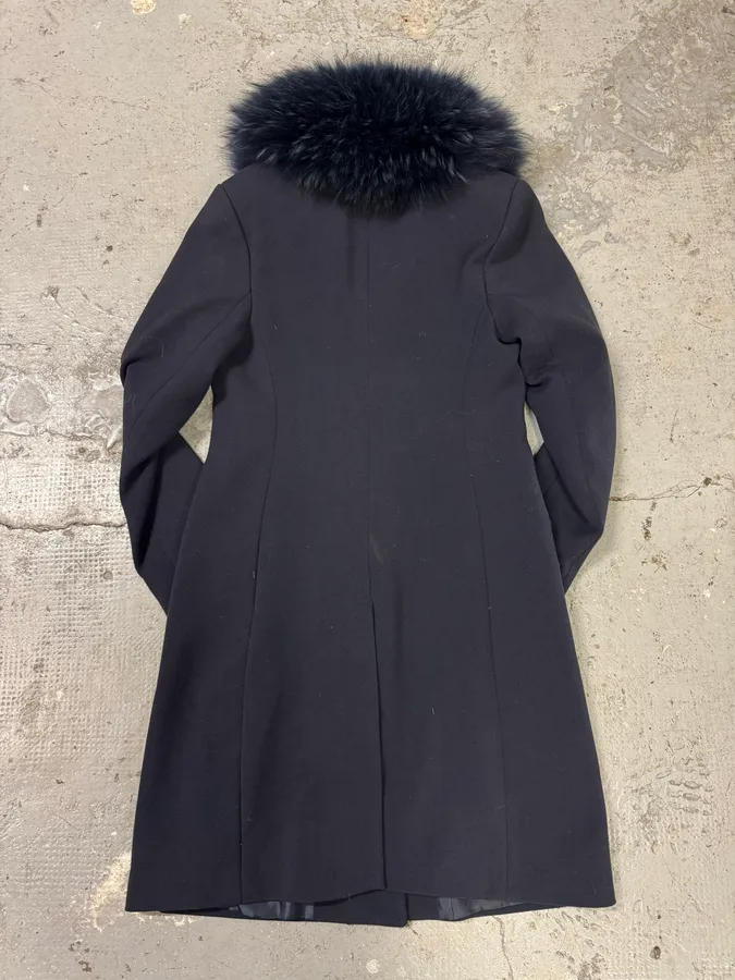 2000s Dolce & Gabbana Navy Fur Collar Sleek Long Jacket - Image 2
