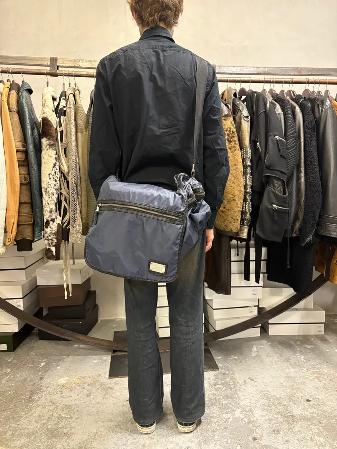 2000s Dolce & Gabbana Navy Nylon Shoulder Bag - Image 3