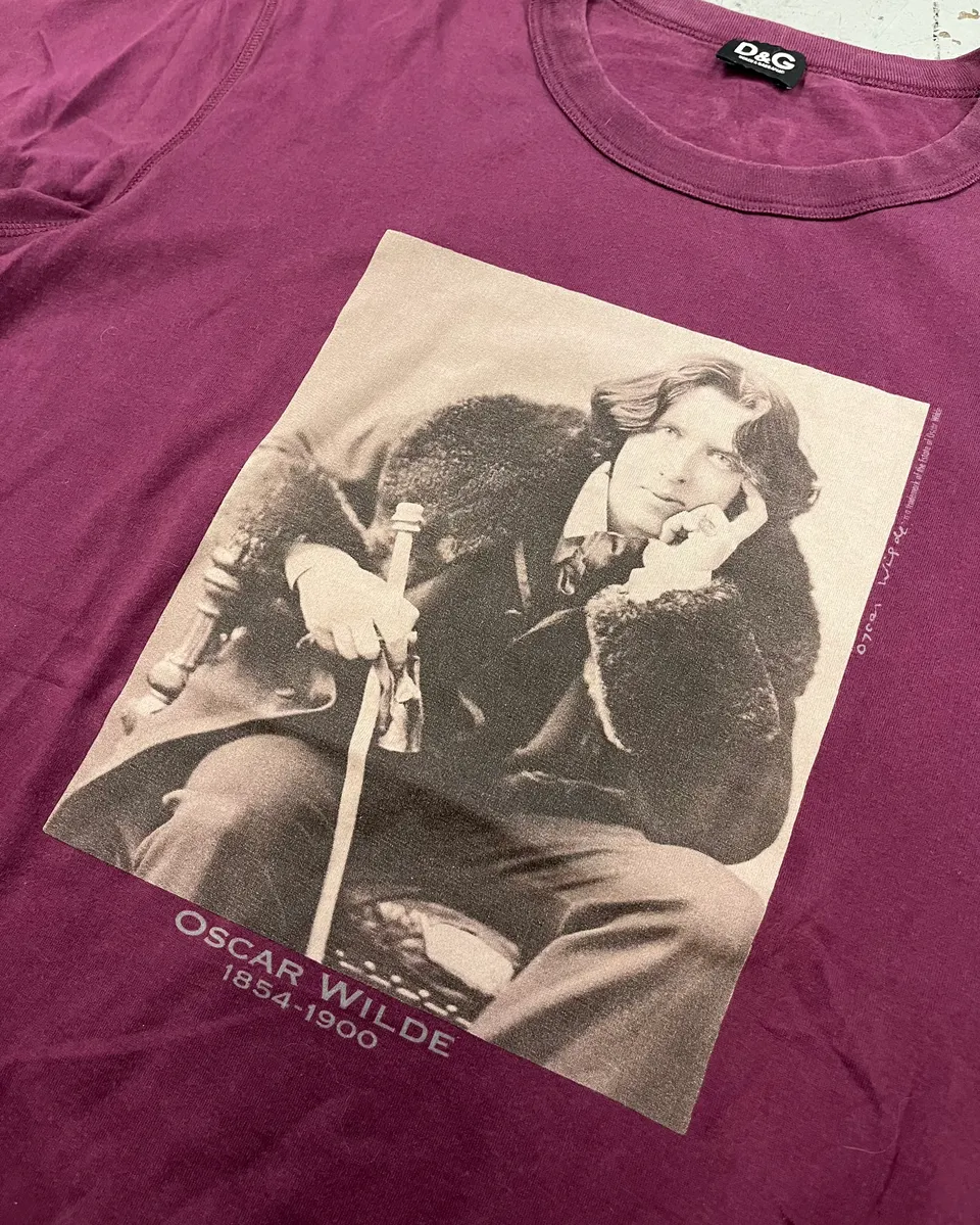 2000s Dolce & Gabbana Oscar Wilde Purple T-Shirt - Image 6