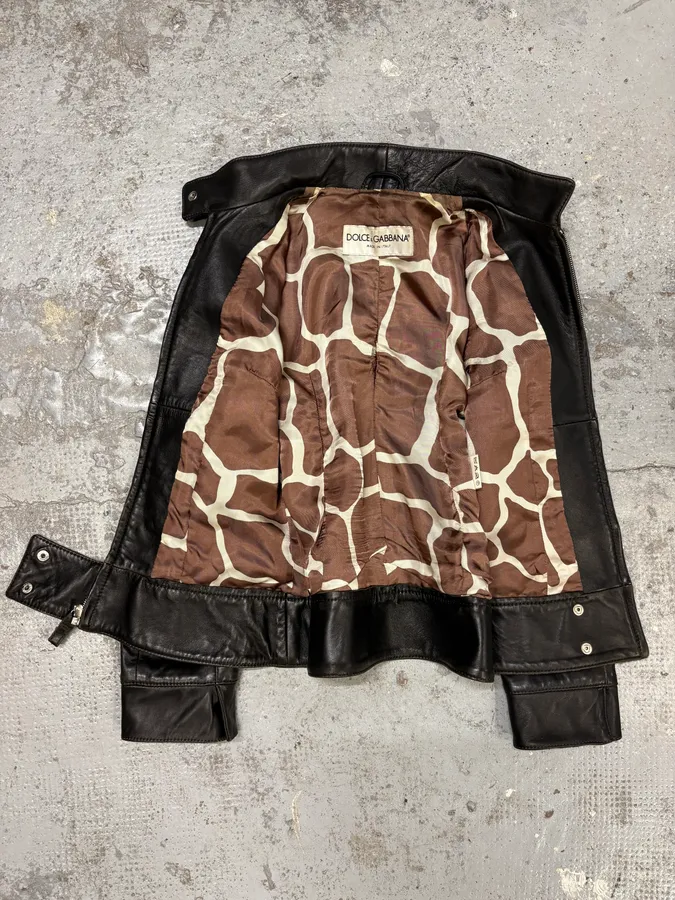 2000s Dolce & Gabbana Pure Black Leather Jacket - Image 7