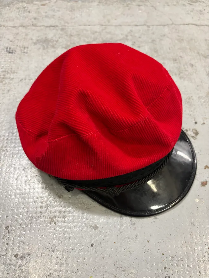 2000s Dolce & Gabbana Red Corduroy Rope Trim Hat - Image 4