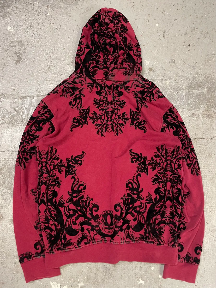 2000s Dolce & Gabbana Red Mafia Embroidered Sweater - Image 2