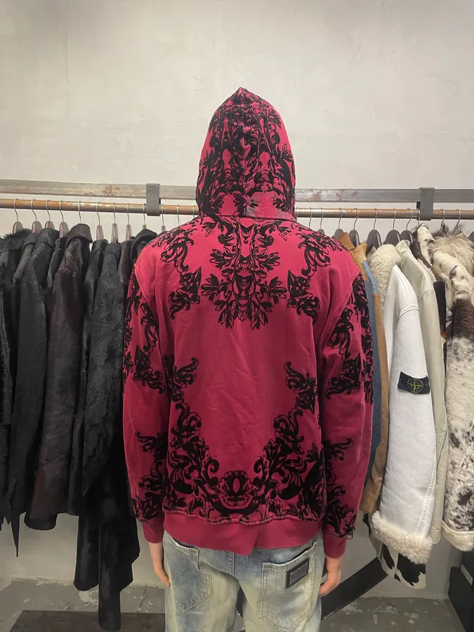 2000s Dolce & Gabbana Red Mafia Embroidered Sweater - Image 4