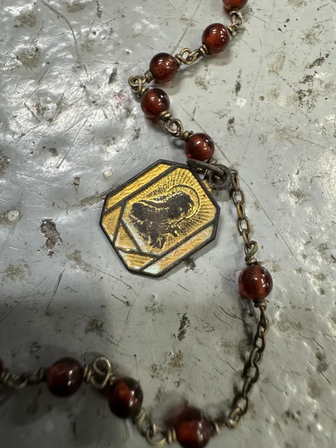 2000s Dolce & Gabbana Red Pearl Rosary Necklace - Image 6